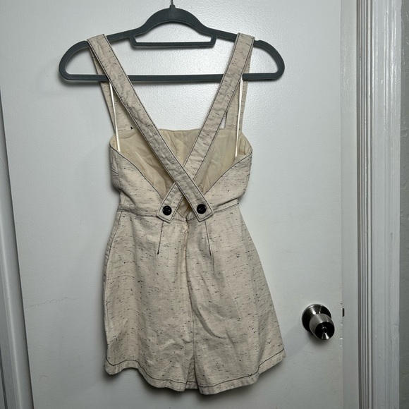 Hannah Cotton Cross Back Romper NWT - Picture 5 of 6